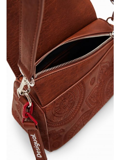 Desigual átvetős hímzett fedeles kis válltáska barna