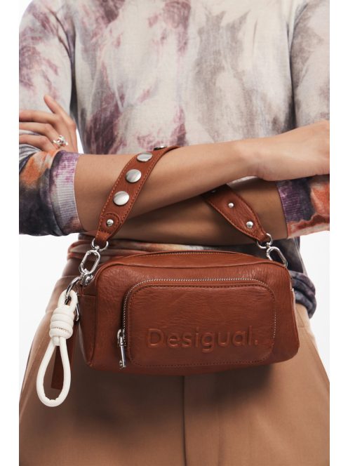 Desigual mini válltáska plusz pánttal domború logós barna