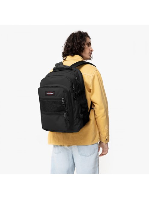 Eastpak SUPLYER sok zsebes kulacstartós laptophátizsák fekete