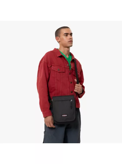 Eastpak Flex fedeles válltáska fekete
