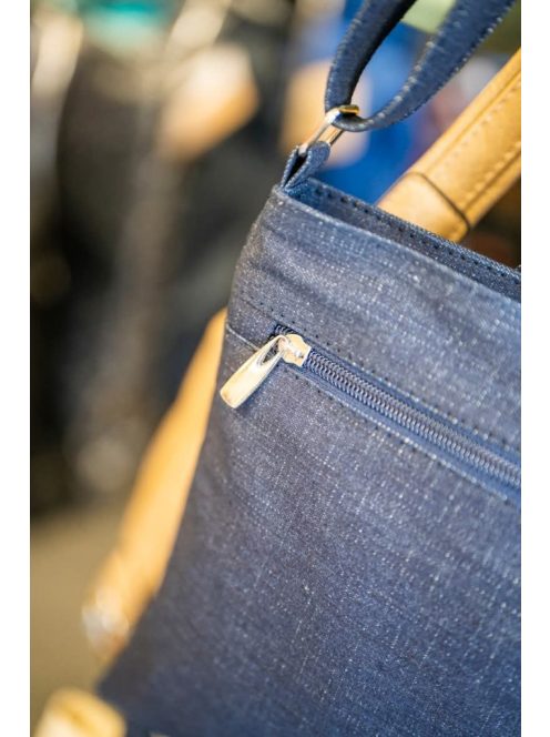 Farmer táska népi motívummal hímzett