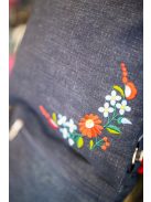 Farmer táska népi motívummal hímzett