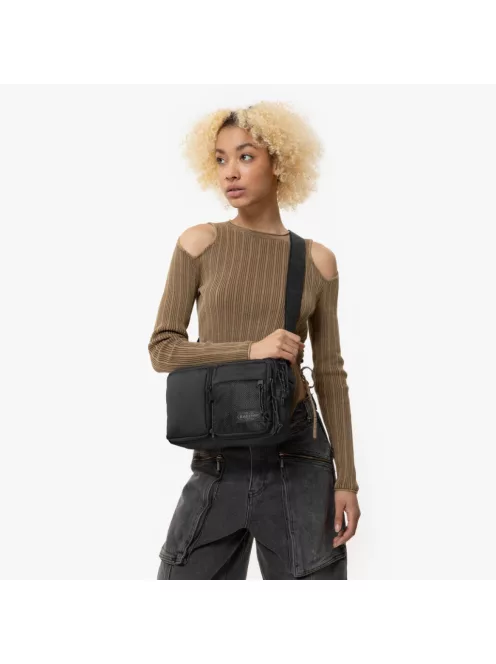 Eastpak DOUBLE Cros sok zsebes oldaltáska fekete