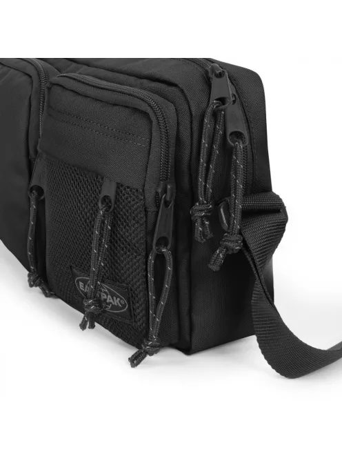 Eastpak DOUBLE Cros sok zsebes oldaltáska fekete