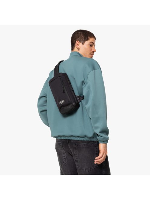 EASTPAK Icon Sling testtáska fekete