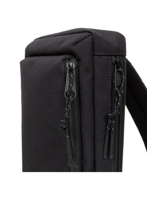 EASTPAK Icon Sling testtáska fekete