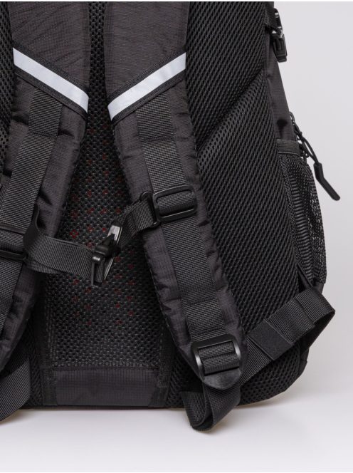 HeavyTools laptop és kulacs tartós hátizsák mellkascsattal ELERD fekete